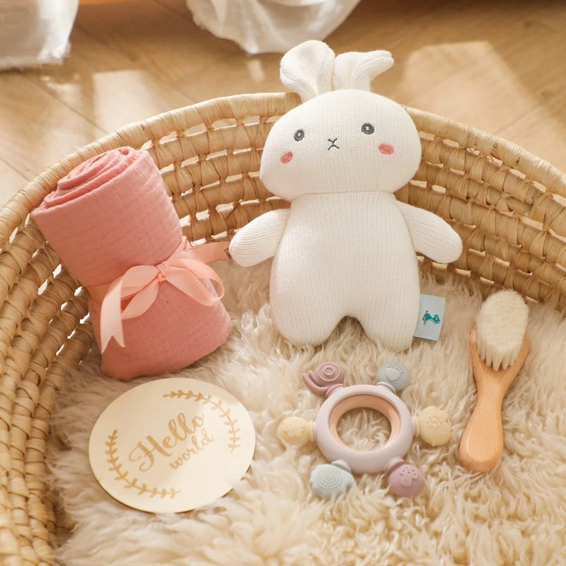 Exquisite Baby Bath Toy & Photography Gift Set - white in a basket